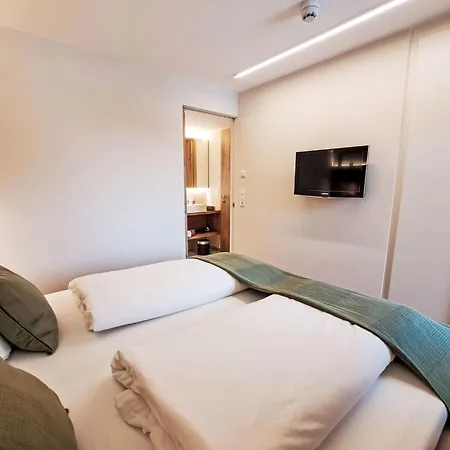 Iris-5 By Interhome